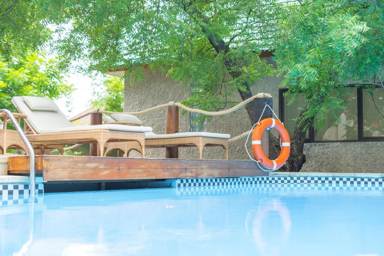 Lunar Dive Resort: Bamboo Villas Kubu Zewnętrze zdjęcie