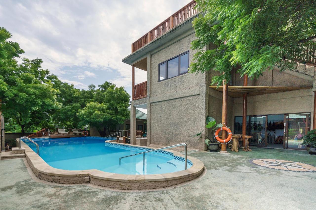Lunar Dive Resort: Bamboo Villas Kubu Zewnętrze zdjęcie